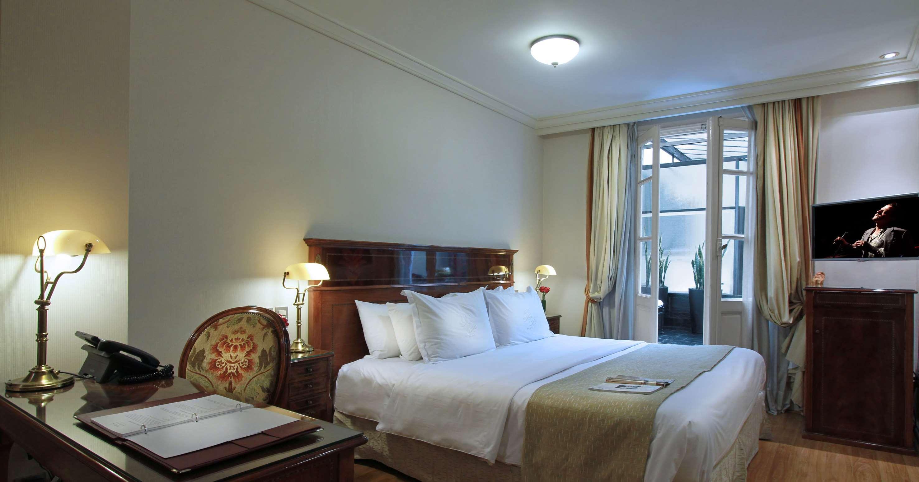 Melia Recoleta Plaza Hotel Buenos Aires Dış mekan fotoğraf A room at the hotel