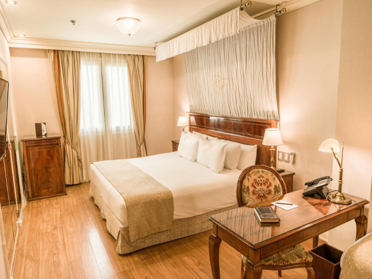 Melia Recoleta Plaza Hotel Buenos Aires Dış mekan fotoğraf A room at the hotel