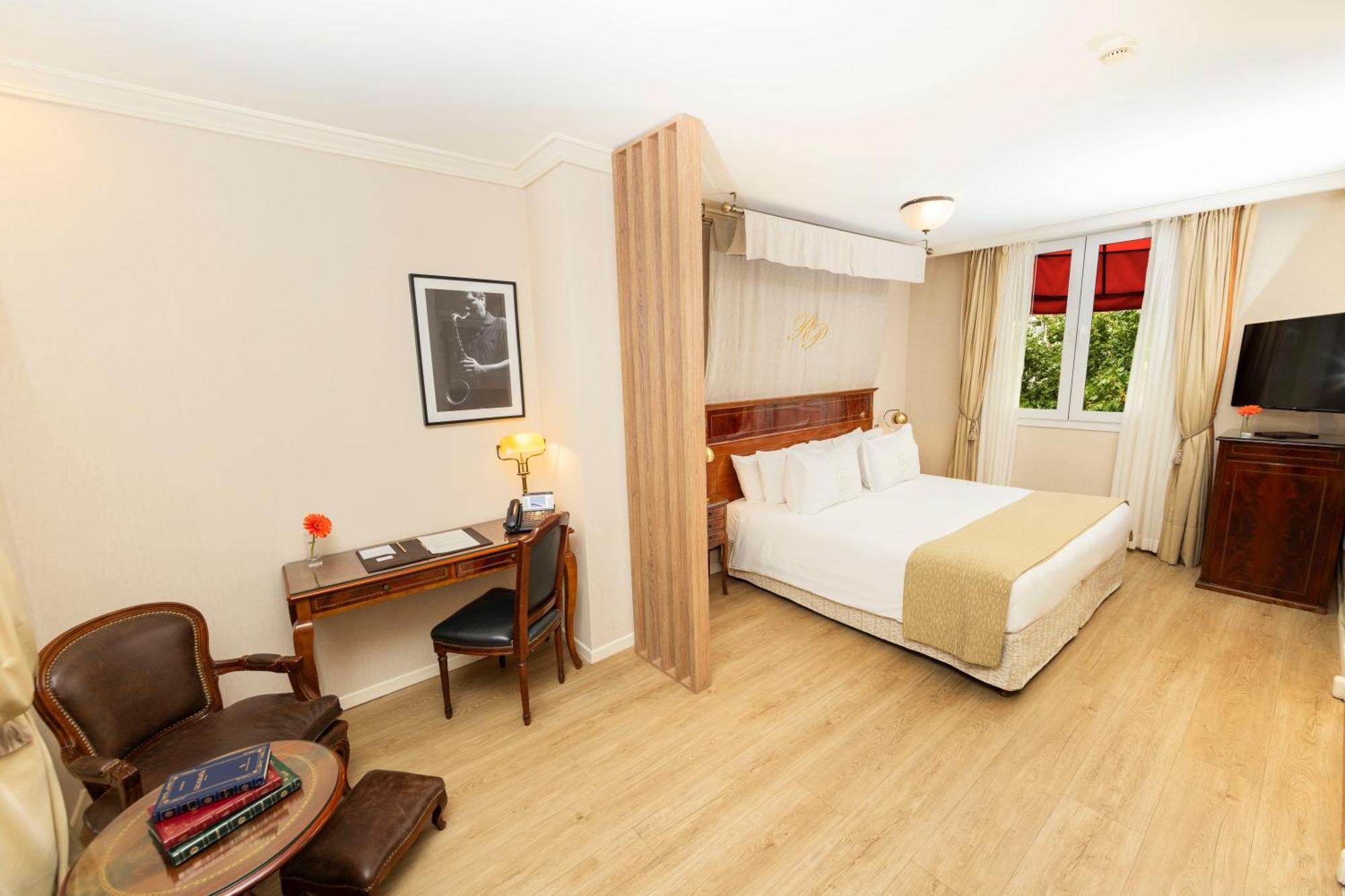 Melia Recoleta Plaza Hotel Buenos Aires Dış mekan fotoğraf A room at the hotel
